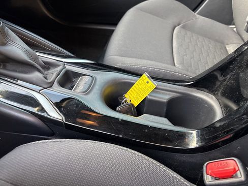 Used 2020 Toyota Corolla SE image 18