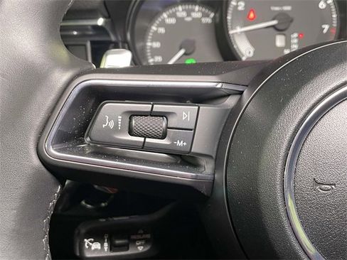 Used 2025 Porsche Macan image 38