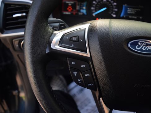 Used 2022 Ford Edge SEL w/ Convenience Package AWD/4WD image 6