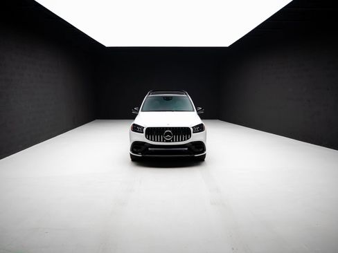 Used 2025 Mercedes-Benz GLS 63 AMG 4MATIC image 95