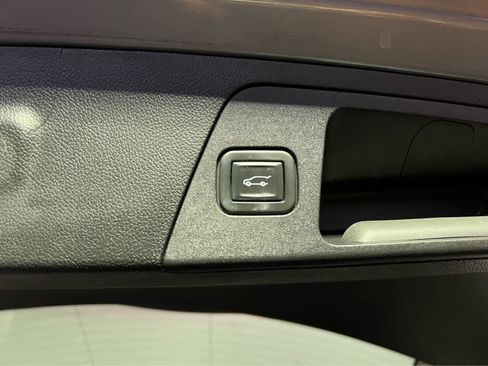 Used 2020 Buick Envision Essence w/ Experience Buick Package image 26