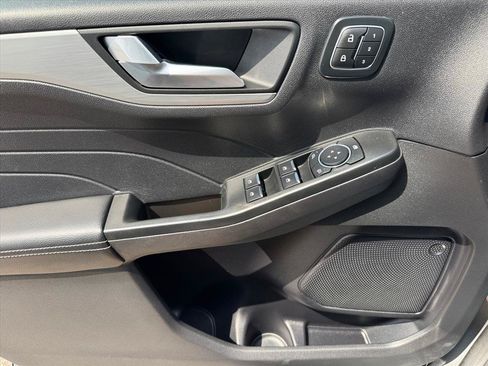 Used 2025 Ford Escape Platinum AWD/4WD image 19