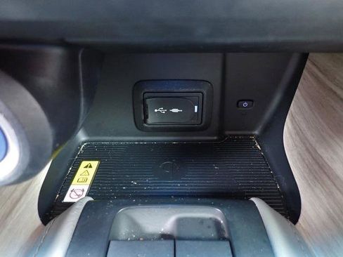 Certified 2021 Toyota Venza XLE image 25