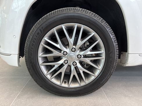 Used 2017 Jeep Grand Cherokee Summit AWD/4WD image 25