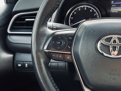 Used 2024 Toyota Camry SE image 13