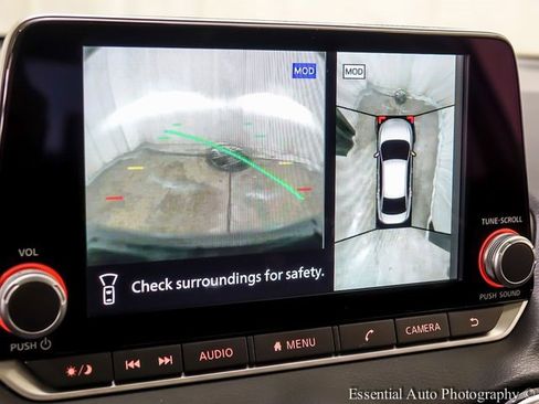 Used 2024 Nissan Sentra SR w/ SR Premium Package image 16