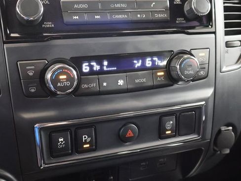 Used 2024 Nissan Titan SV w/ SV Convenience Package AWD/4WD image 20