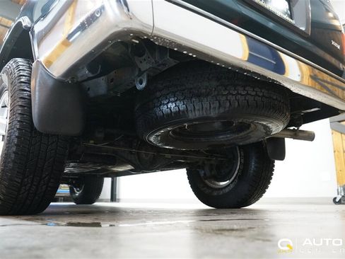 Used 1998 Toyota 4Runner SR5 AWD/4WD image 9