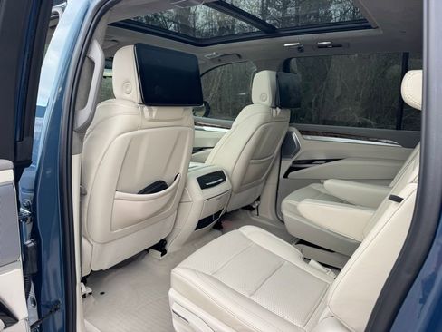 Certified 2025 Cadillac Escalade ESV Sport Platinum image 26