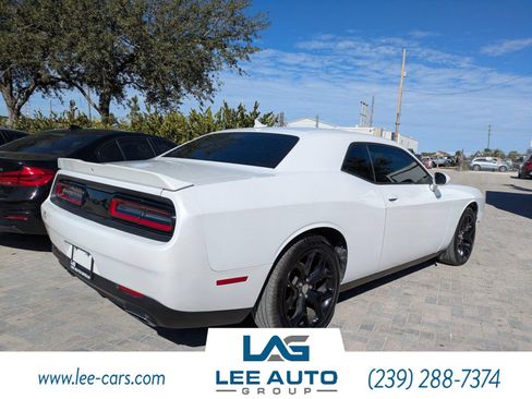 Used 2015 Dodge Challenger SXT Plus w/ Driver Convenience Group image 3