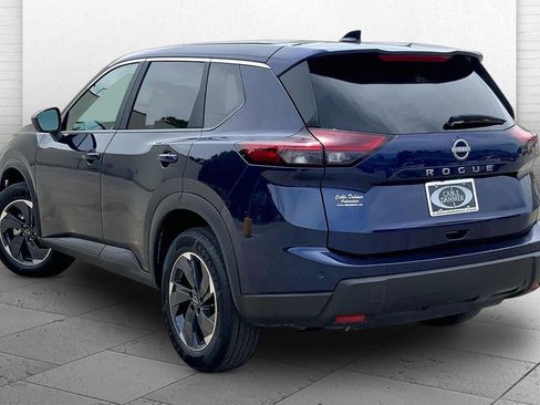 Used 2025 Nissan Rogue SV FWD image 11