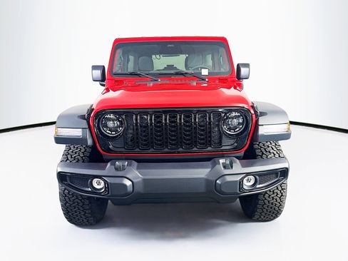 Used 2025 Jeep Wrangler Willys image 2