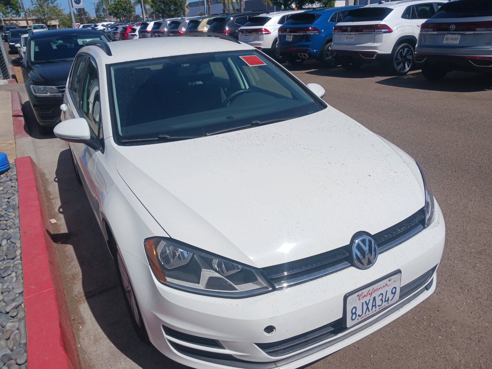 Used 2017 Volkswagen Golf S FWD image 2