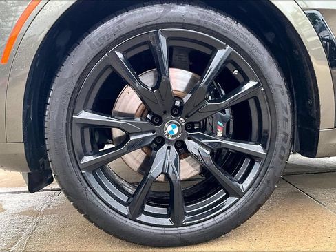 Used 2024 BMW X7 xDrive40i w/ M Sport Package AWD/4WD image 11