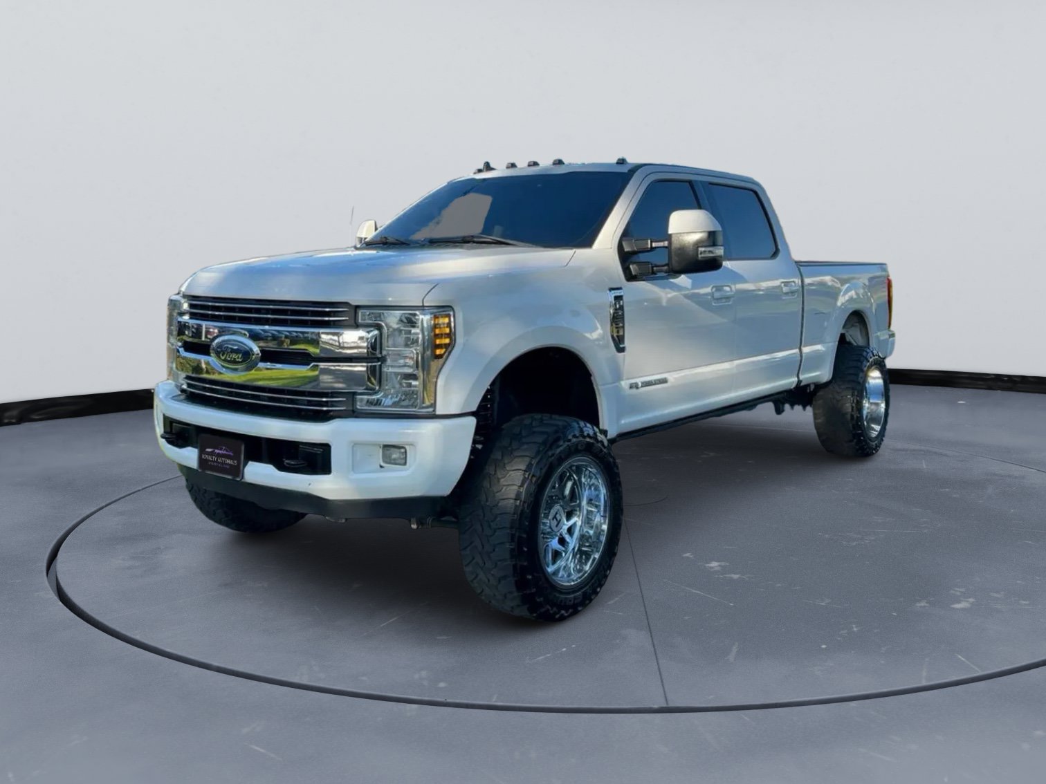 Used 2019 Ford F250 Lariat w/ Lariat Value Package AWD/4WD image 1