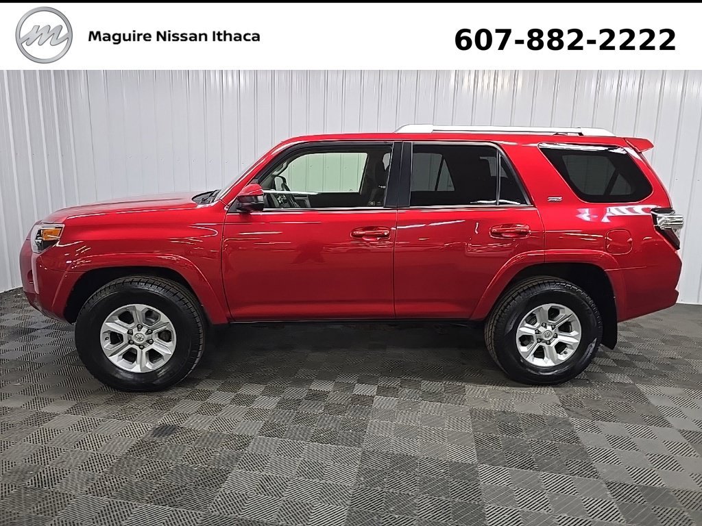 Used 2018 Toyota 4Runner SR5 AWD/4WD image 6