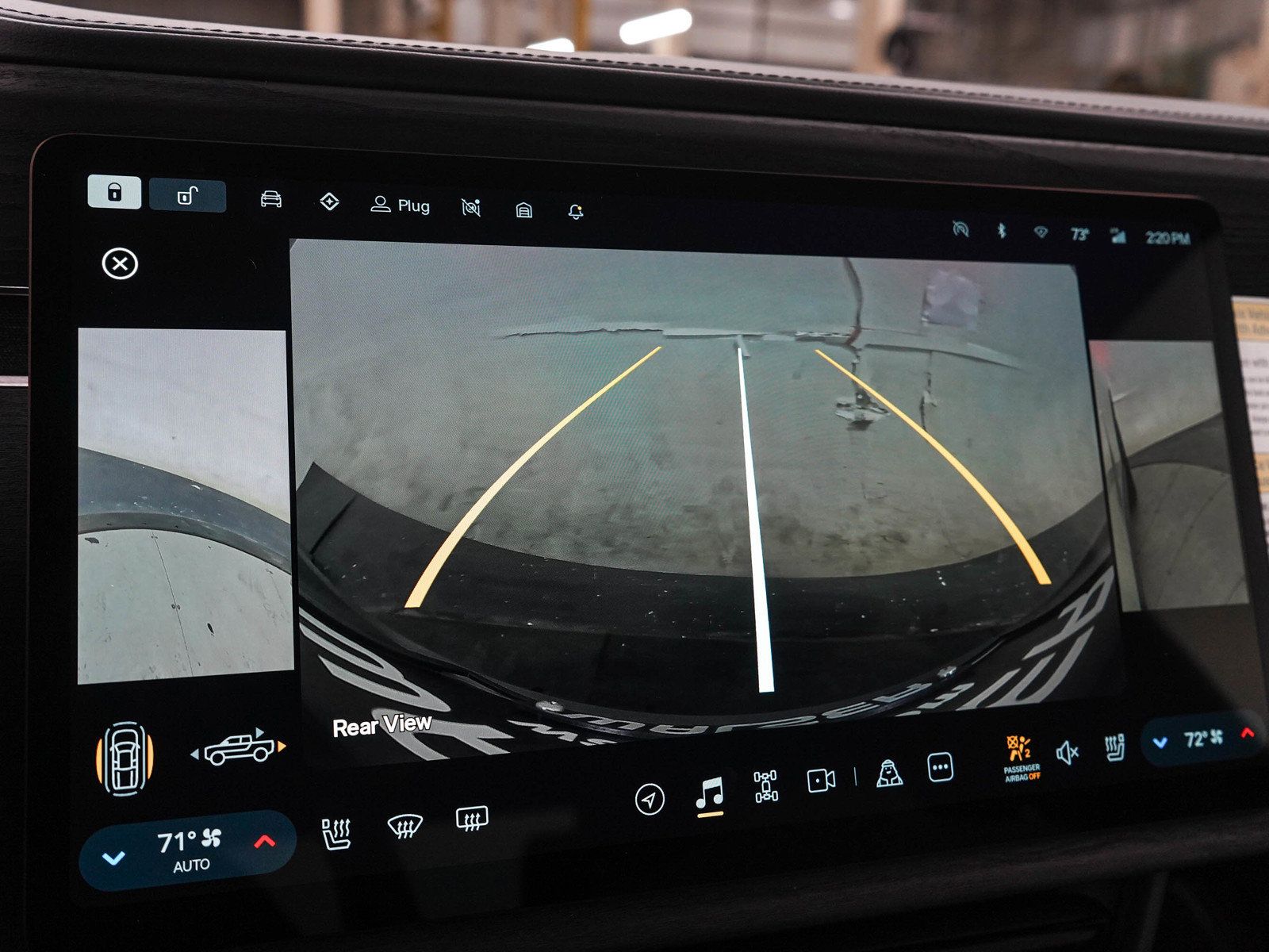 Used 2025 Rivian R1T Adventure Tri AWD/4WD image 29