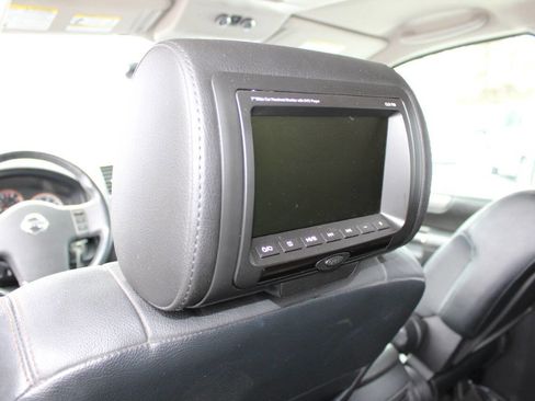 Used 2010 Nissan Armada SE image 19