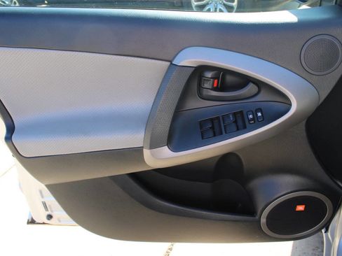 Used 2007 Toyota RAV4 Limited image 11