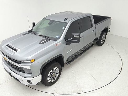 Used 2024 Chevrolet Silverado 2500 LT w/ Texas Edition AWD/4WD image 12