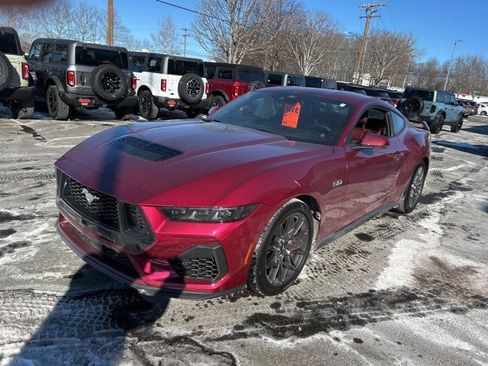 Used 2025 Ford Mustang GT Premium w/ GT Performance Package image 3