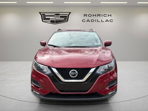 Used 2021 Nissan Rogue Sport SV image 2