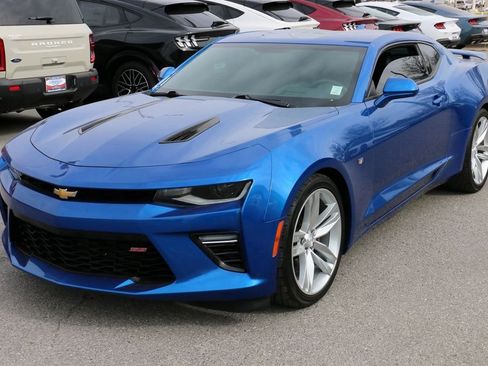 Used 2017 Chevrolet Camaro SS image 2