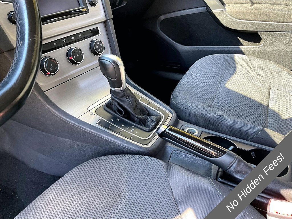 Used 2016 Volkswagen Golf S FWD image 12