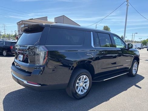 New 2026 Chevrolet Suburban LT w/ Comfort Package AWD/4WD image 5