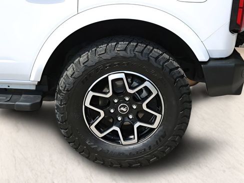 Used 2024 Ford Bronco Outer Banks AWD/4WD image 10