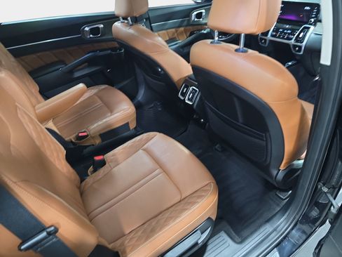 Used 2021 Kia Sorento SX Prestige image 11