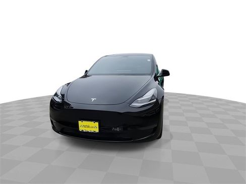 Used 2021 Tesla Model Y Long Range image 3