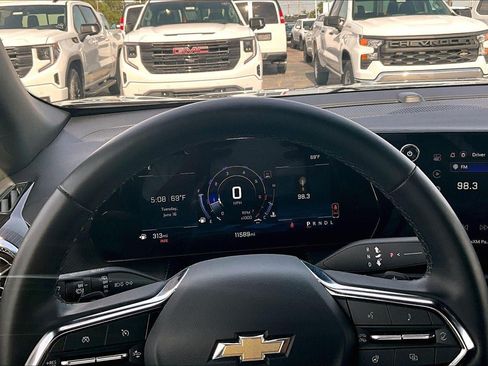 Used 2026 Chevrolet Equinox LT FWD image 15