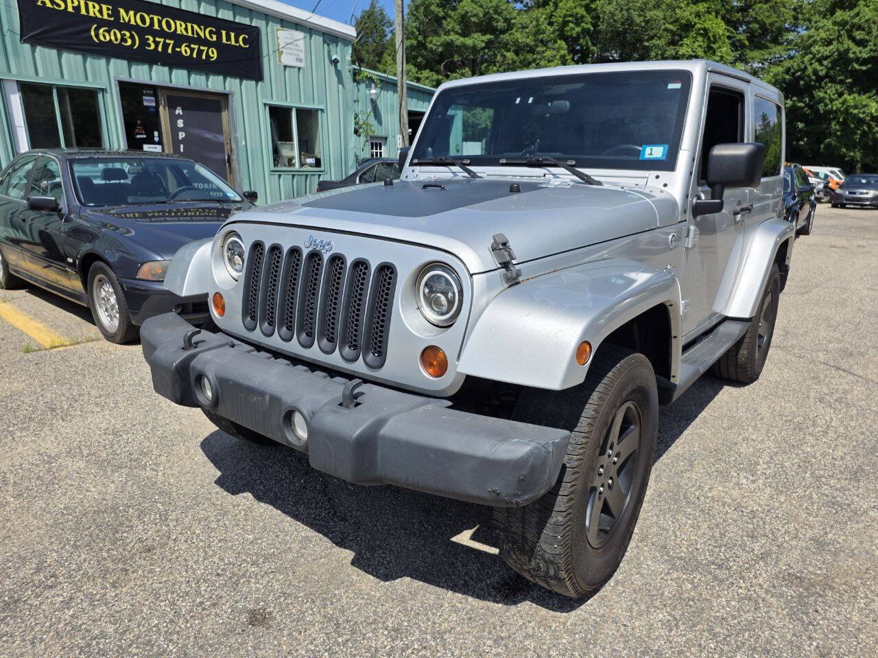 Used 2012 Jeep Wrangler Sahara AWD/4WD image 4