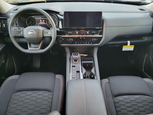 New 2026 Nissan Pathfinder SV image 6