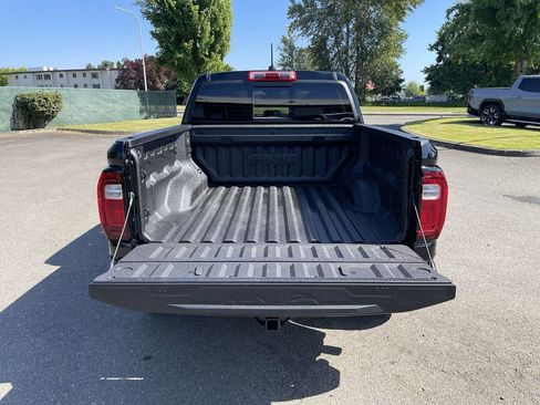 New 2025 GMC Canyon Denali w/ LPO, Denali Black Edition AWD/4WD image 27