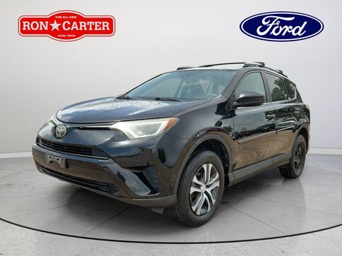 Used 2017 Toyota RAV4 LE FWD image 3