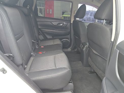 Used 2018 Nissan Rogue SV image 22