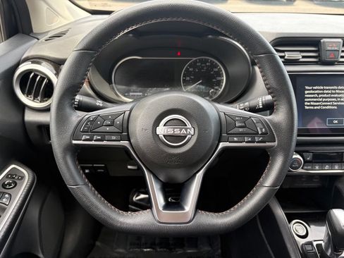 Used 2024 Nissan Versa SR FWD image 16
