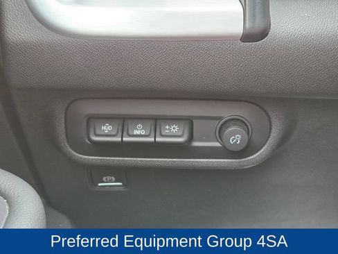 Used 2024 GMC Terrain SLT w/ Infotainment Package II AWD/4WD image 25