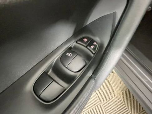 Used 2020 Nissan Rogue S AWD/4WD image 22
