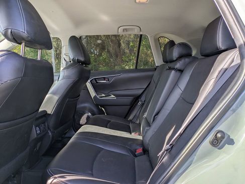 Used 2021 Toyota RAV4 XLE image 27