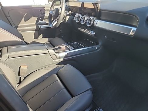 Used 2025 Mercedes-Benz GLB 250 image 13