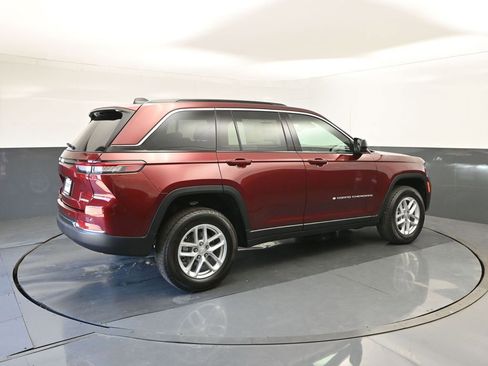 New 2025 Jeep Grand Cherokee Laredo X w/ Luxury Tech Group I RWD image 15