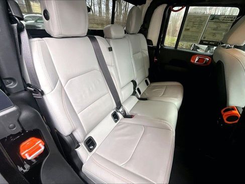 Used 2022 Jeep Gladiator Mojave w/ LED Lighting Group image 15