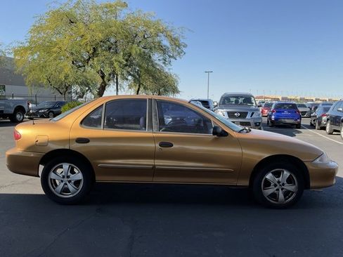 Used 2002 Chevrolet Cavalier Sedan image 4