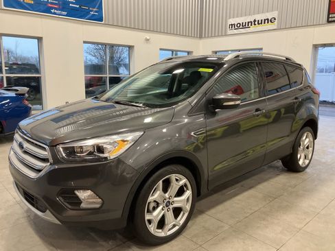 Used 2019 Ford Escape Titanium image 1