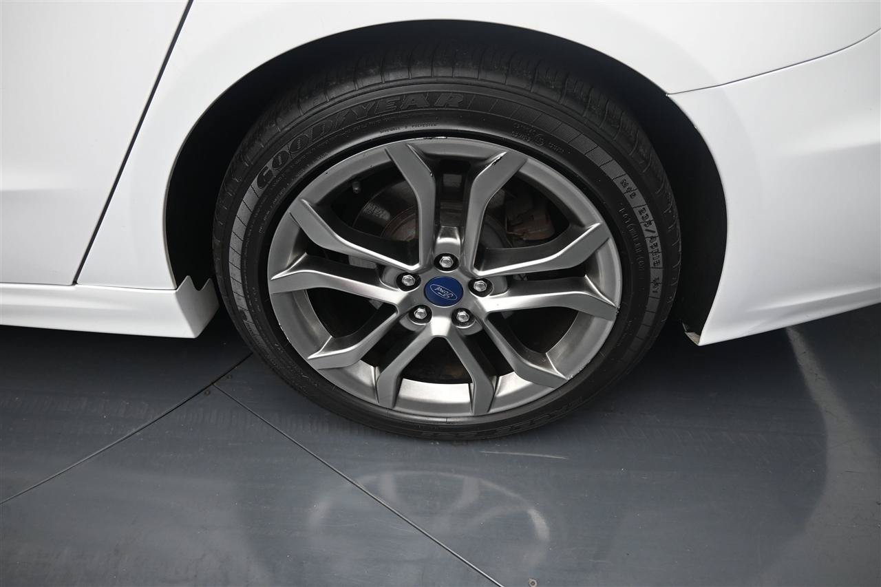 Used 2020 Ford Fusion SEL FWD image 17