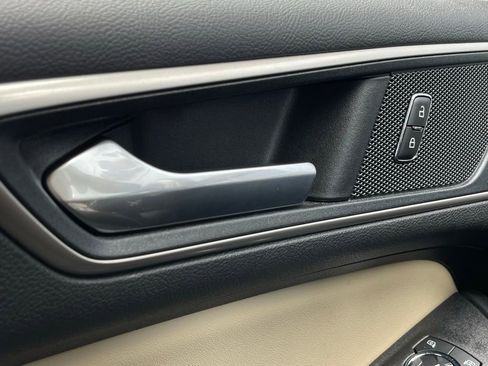 Used 2024 Ford Edge SEL image 13