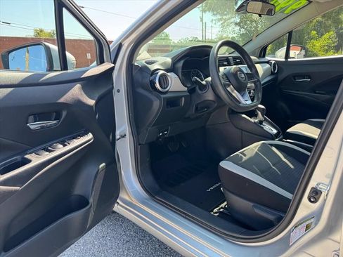 Used 2021 Nissan Versa SV FWD image 13